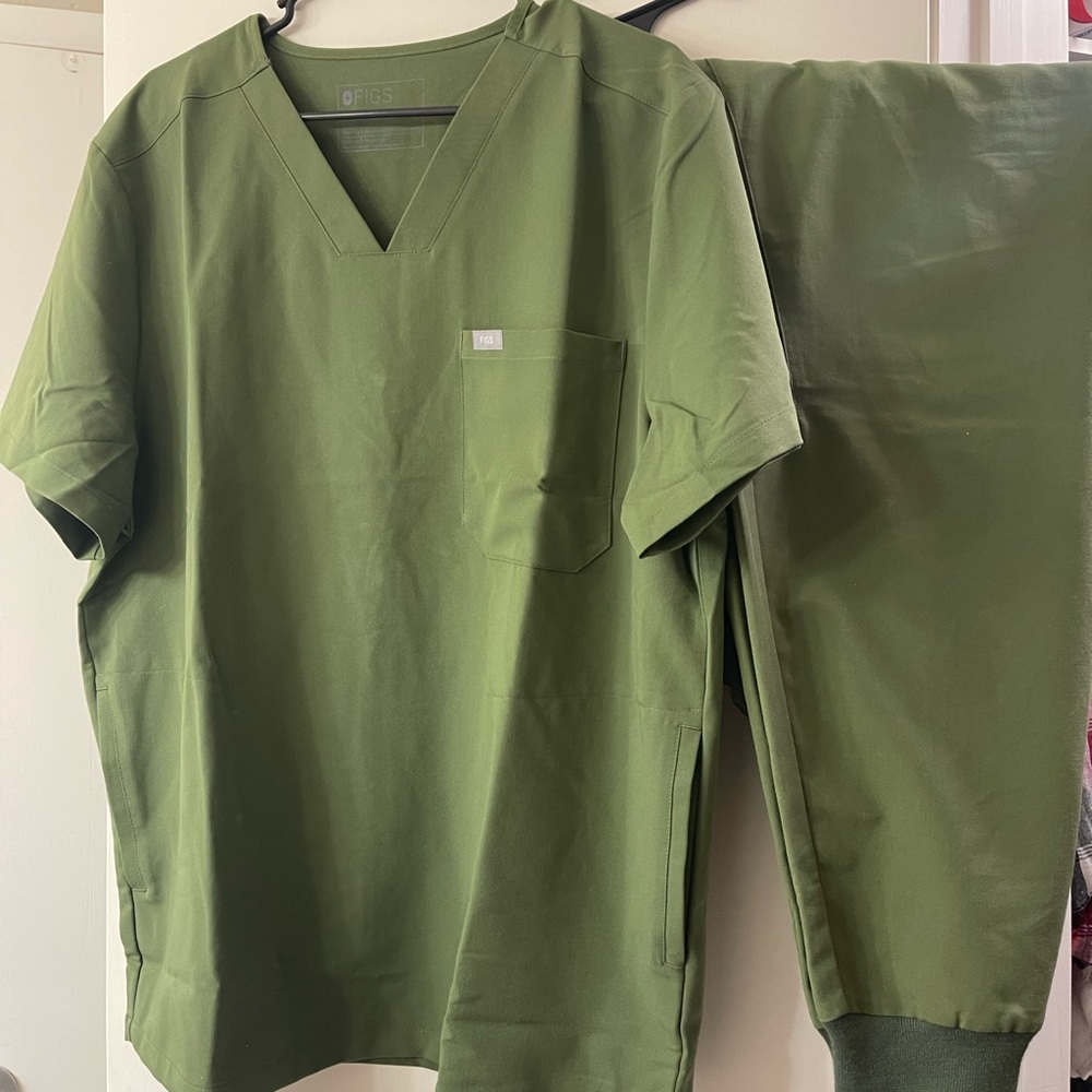 Mens figs scrubs olive set XL